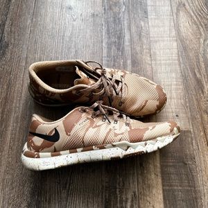 Nike running shoes, super good condition